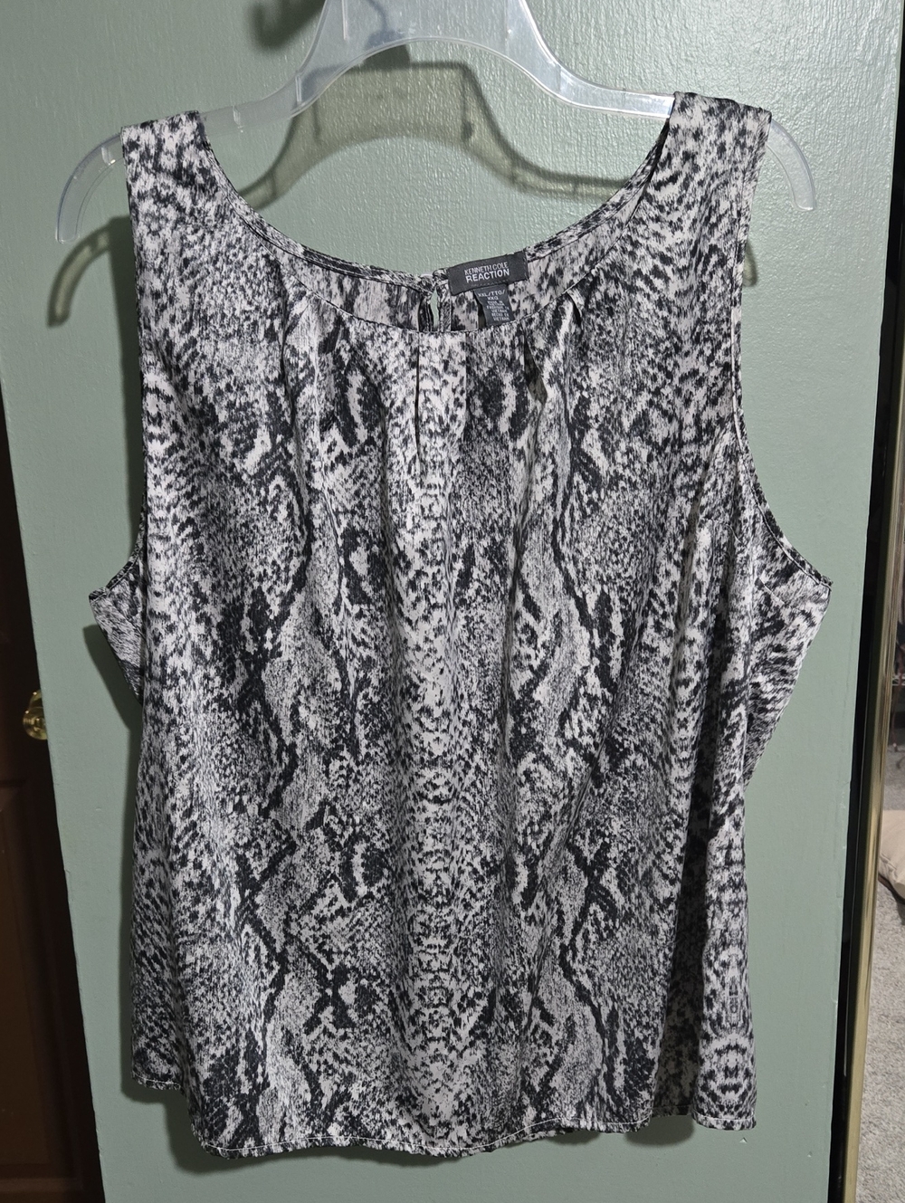 Kenneth Cole Reaction Black & Gray Snake-Print Tank